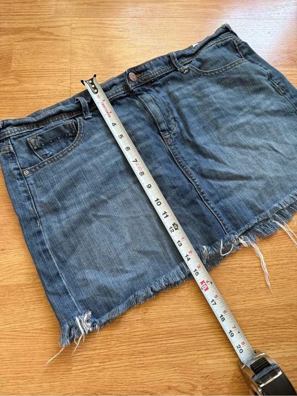 Old Navy Vintage Y2K Low Rise Distressed Denim Mini Skirt Size 16